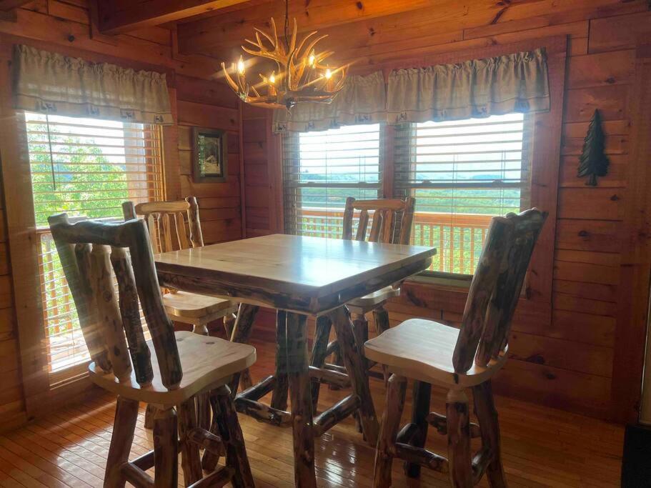 Villa Yogi'S Den: Breathtaking Views! 3 Min To Dollywood, On 1 Acre! Sevierville Exterior foto